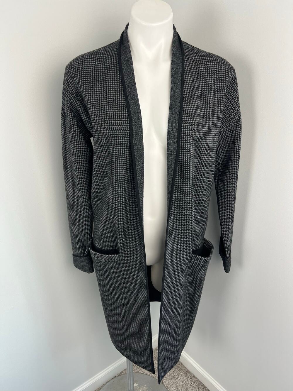 Theory Armelle Evian Stretch Wool Blend Cardigan in Dark Charcoal Gray Small